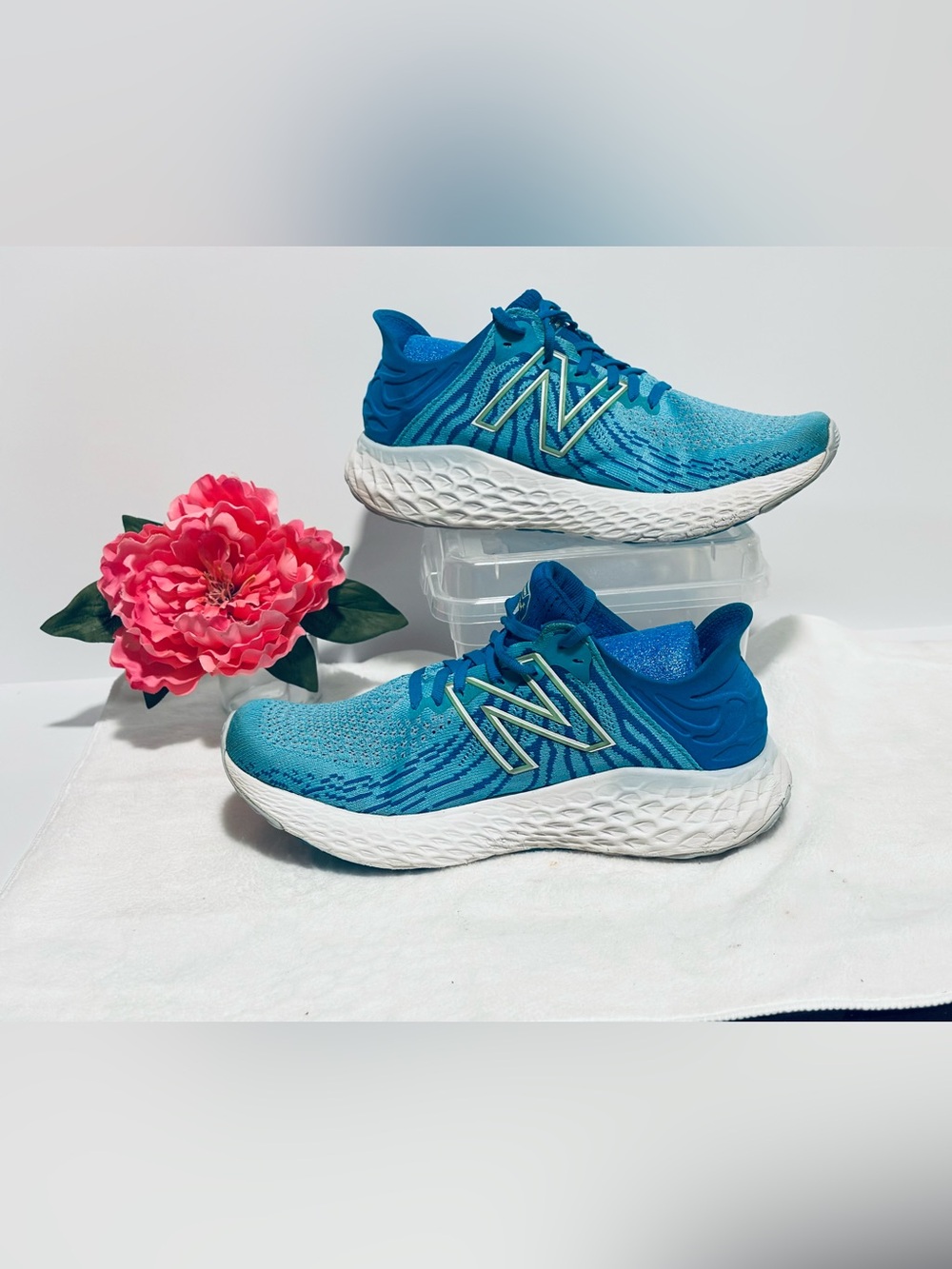 New Balance Teal and Blue Knit Running Sneakers